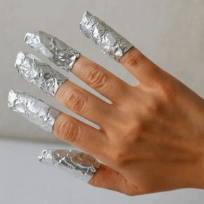 How-to-remove-Acrylic-Nails