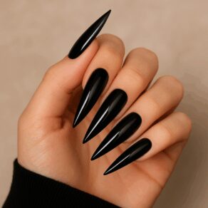stiletto nails black